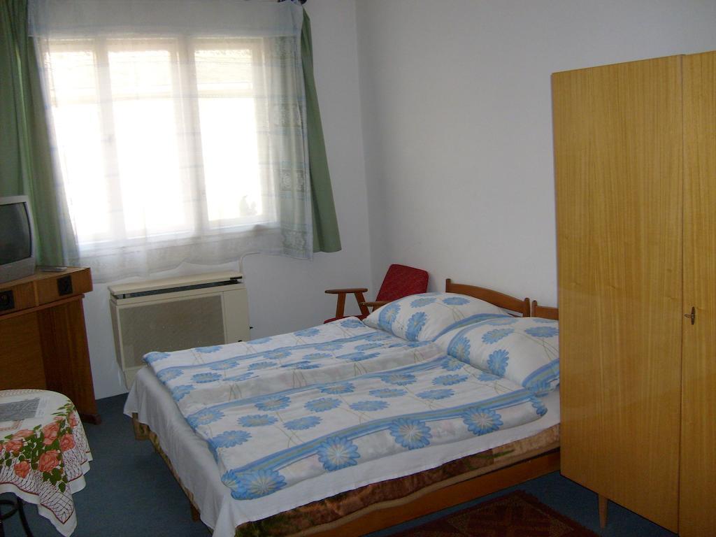Toth Maganszallas Hajduszoboszlo Daire Oda fotoğraf